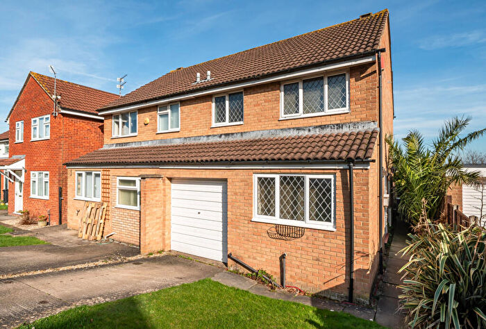 3 Bedroom Semi-Detached House For Sale In Kingsleigh Park, Bristol, BS15