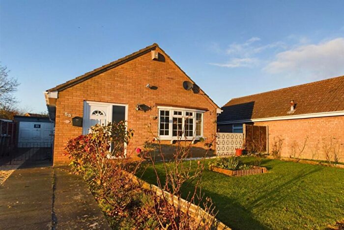 3 Bedroom Detached Bungalow For Sale In Wolsey Way, Lincoln, LN2