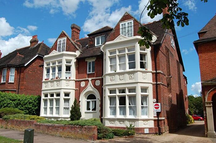 2 Bedroom Apartment To Rent In Flat, Rothsay Road, Bedford, MK40