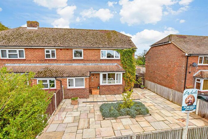 3 Bedroom Semi-Detached House For Sale In Reach Close, St. Margarets-at-Cliffe, Kent, CT15