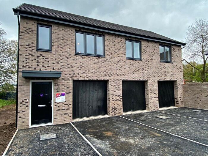 2 Bedroom Town House To Rent In Woodyard Avenue, S41
