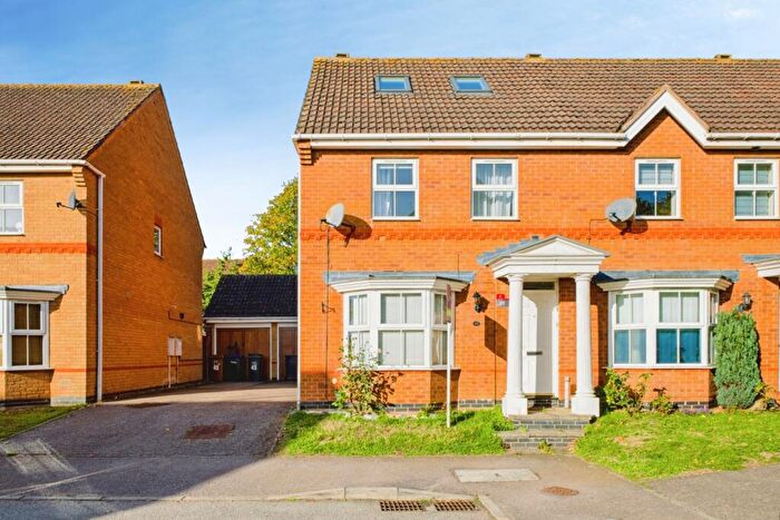 4 Bedroom House To Rent In Woodgate Road, Wootton, NN4