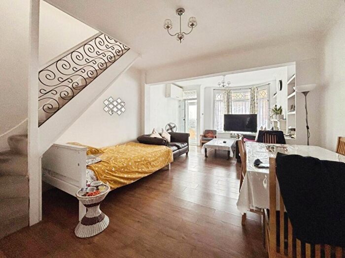 2 Bedroom Terraced House For Sale In Humberstone Road, London, E13