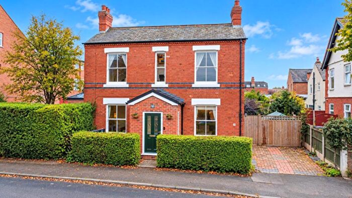 4 Bedroom Detached House For Sale In Bramcote Road, Beeston, Nottingham, NG9