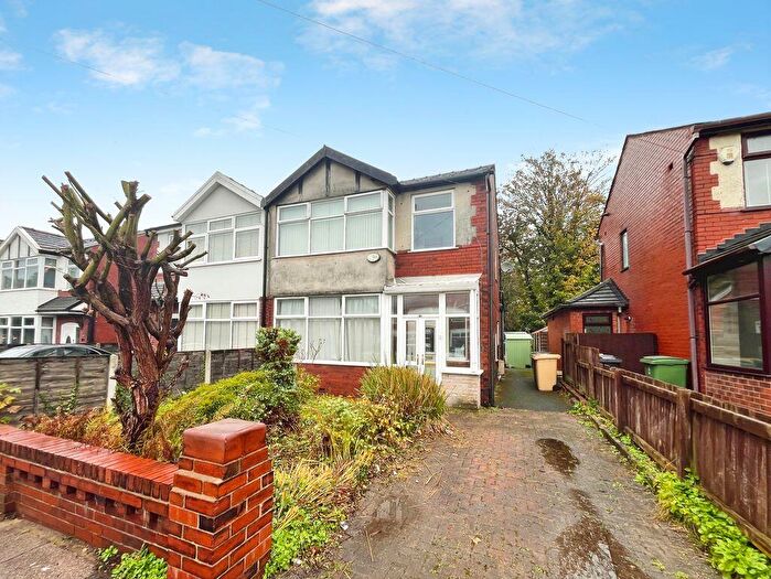 3 Bedroom Semi-Detached House For Sale In Ashworth Lane, Sharples, BL1