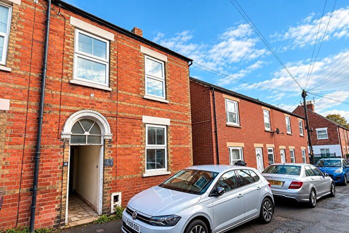 3 Bedroom End Of Terrace House To Rent In George Street, Grantham, NG31