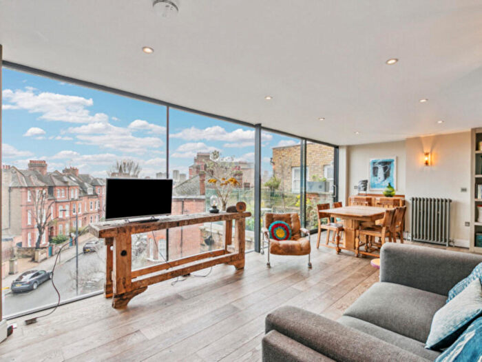 1 Bedroom Apartment For Sale In Prince Of Wales Drive, London, SW11