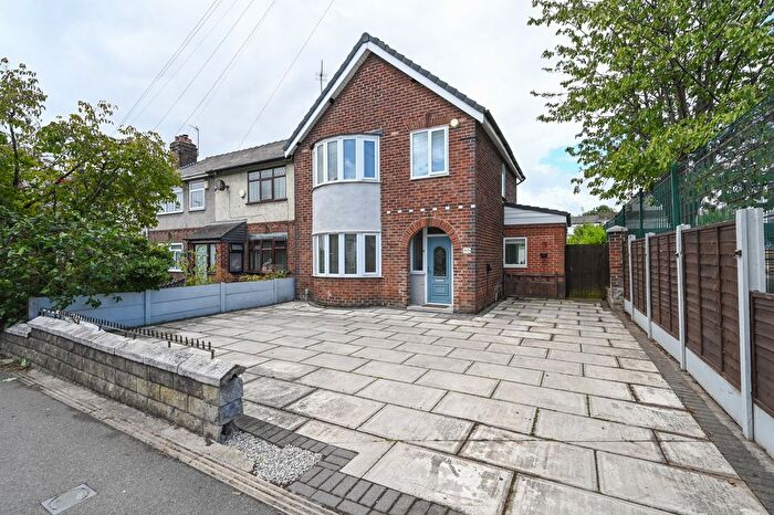 3 Bedroom Semi-Detached House For Sale In Clock Face Road, St. Helens, WA9