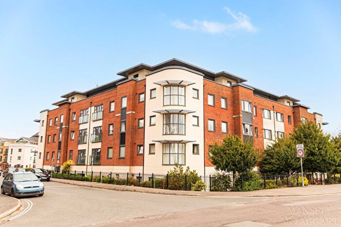 2 Bedroom Flat For Sale In Fosters Place, Kiln House, RH19