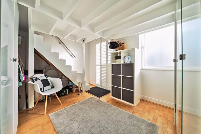 2 Bedroom Flat To Rent In Oyster Wharf, Battersea, London, SW11