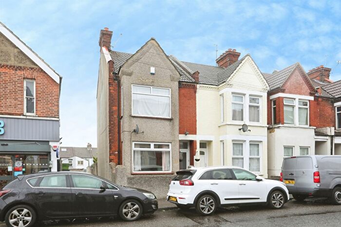 3 Bedroom End Of Terrace House For Sale In Canterbury Street, Gillingham, ME7