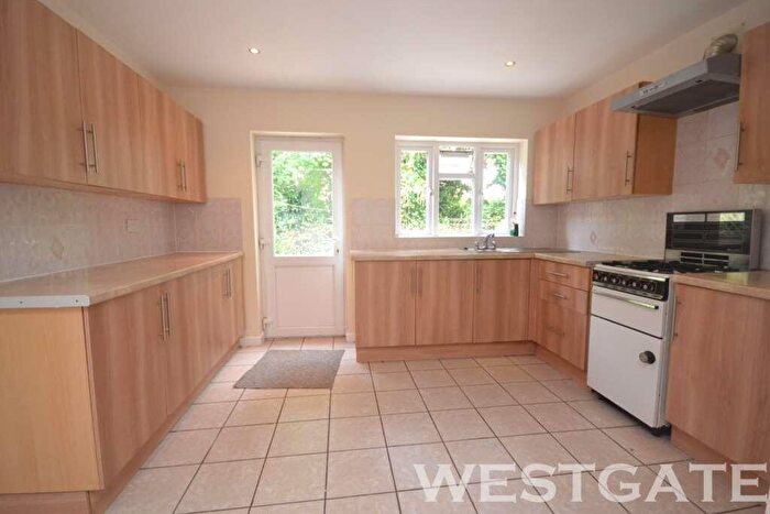 5 Bedroom Terraced House To Rent In Wykeham Road, Reading, RG6