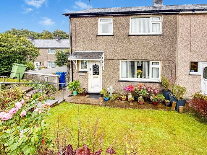 3 Bedroom End Of Terrace House For Sale In Bro Islyn, Trawsfynydd, LL41