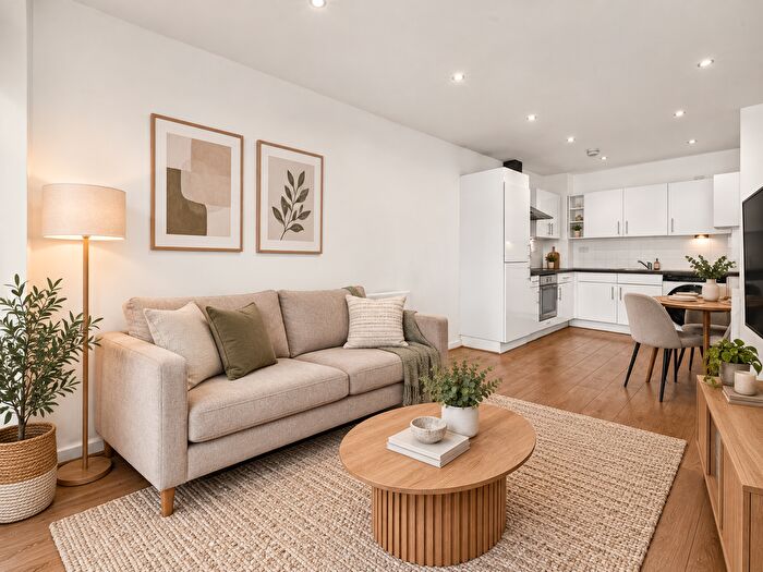 1 Bedroom Flat To Rent In Carillon Court, Greatorex Street, London, E1
