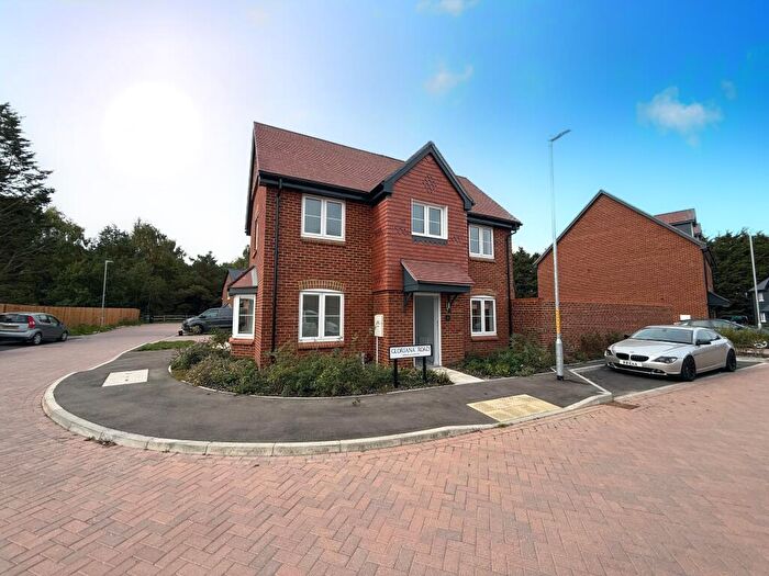 3 Bedroom Semi-Detached House To Rent In Gloriana Road, ME17