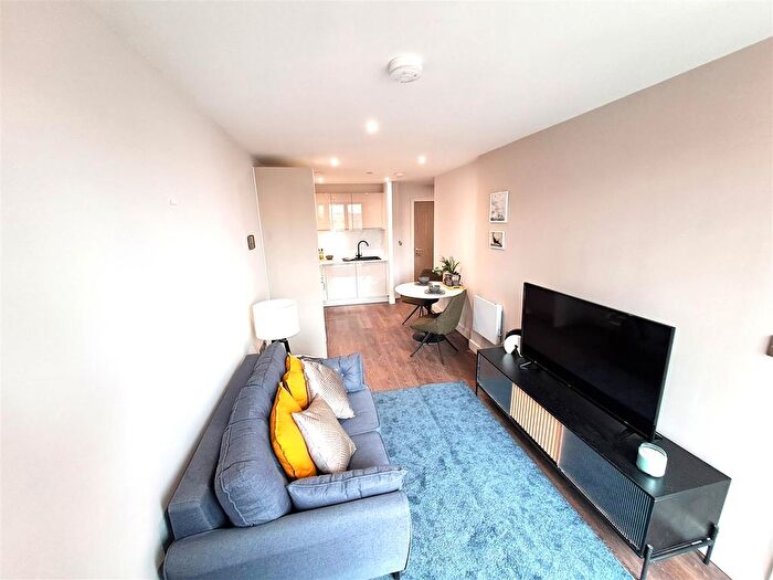 1 Bedroom Flat To Rent In West Waterloo Place, Triskelion Way, Liverpool, L3