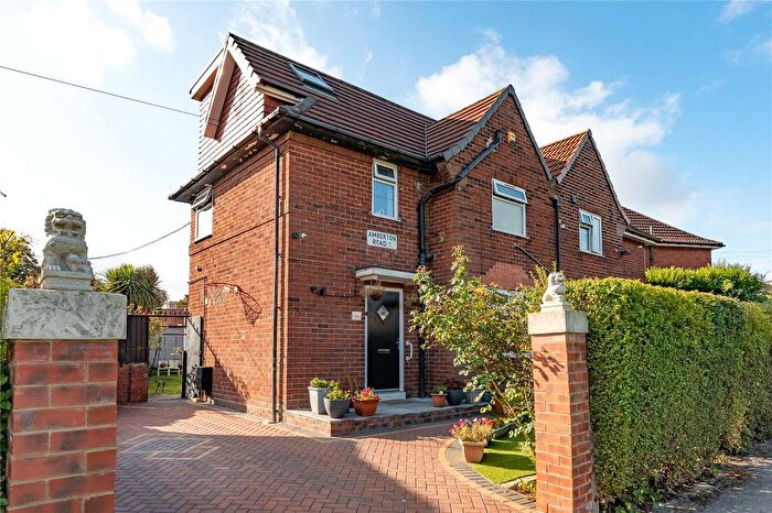 4 Bedroom Semi-Detached House For Sale In Amberton Road, Leeds, LS8