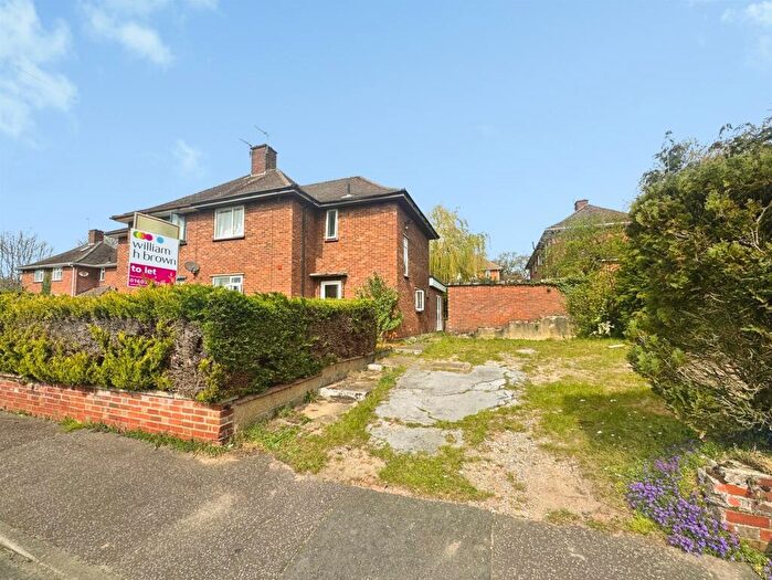 5 Bedroom Semi-Detached House For Sale In Brereton Close, Norwich, NR5