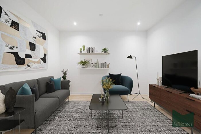 Flat To Rent In Bath Road, Chesterfield House, SL1