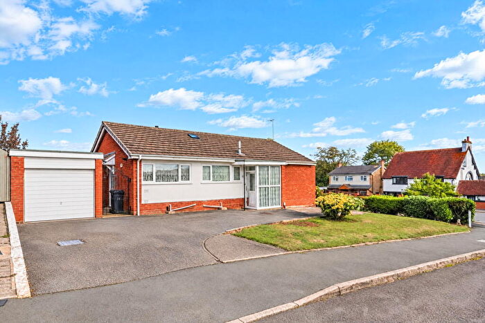 3 Bedroom Detached Bungalow For Sale In Kirton Close, Whitnash, Leamington Spa, CV31