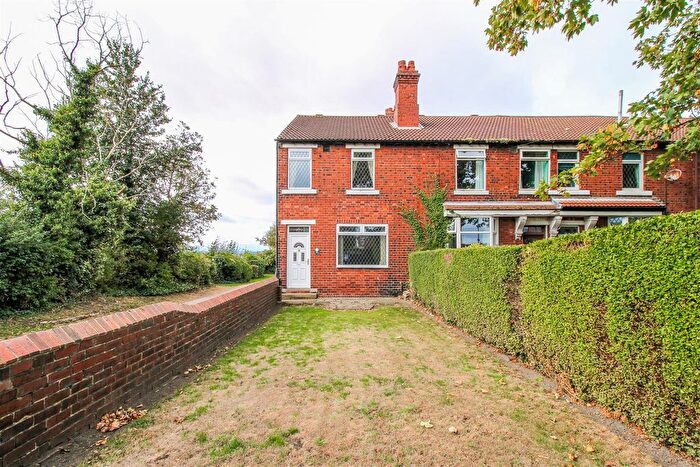 3 Bedroom End Of Terrace House For Sale In Grime Lane, Sharlston Common, Wakefield, WF4