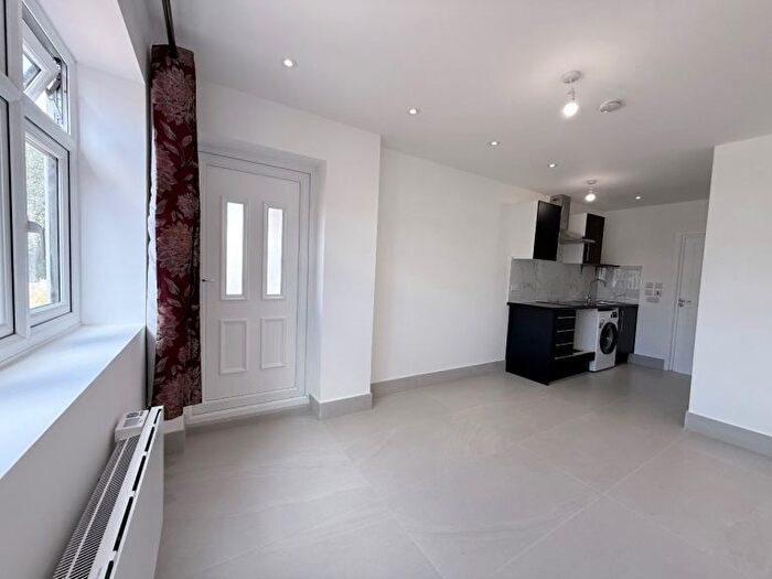 1 Bedroom Flat To Rent In Berwick Road, Rainham, RM13