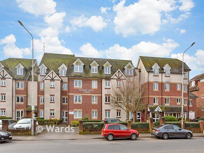 1 Bedroom Flat For Sale In East Street, Hythe, Kent, CT21
