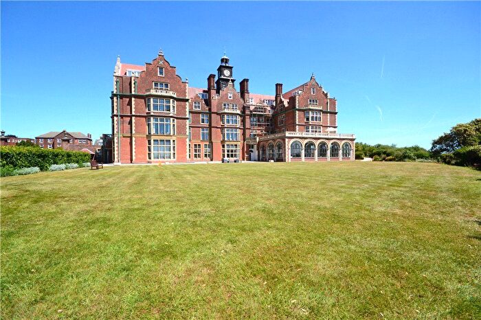 3 Bedroom Flat For Sale In Cobbold Road, Felixstowe, Suffolk, IP11