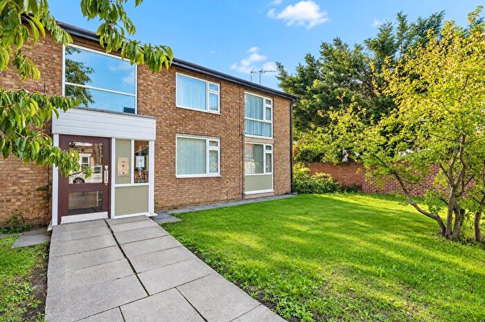 2 Bedroom Flat For Sale In Stanley Road, Wakefield, WF1