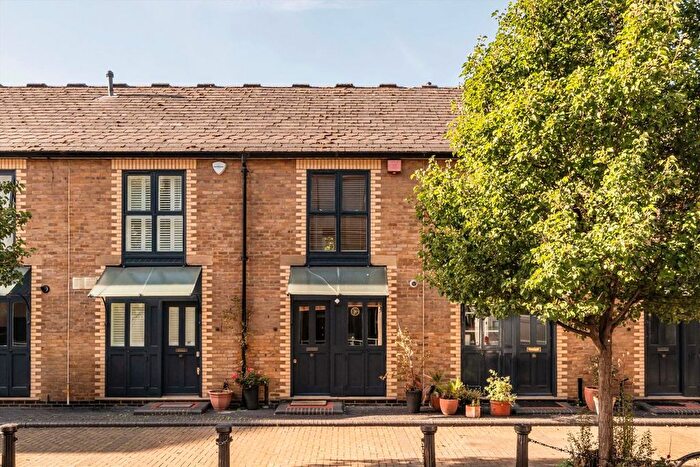 2 Bedroom Terraced House For Sale In Gainsford Street, Shad Thames, SE1
