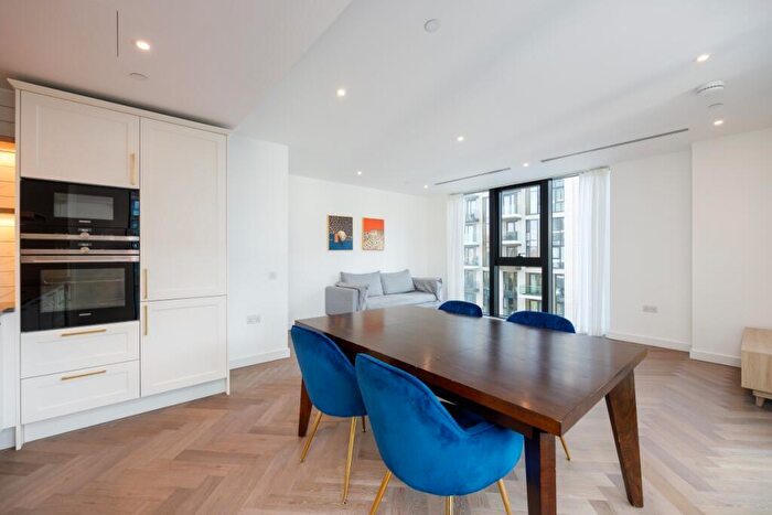 2 Bedroom Apartment For Sale In Gauging Square, London, E1W