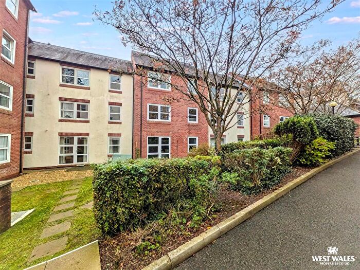 1 Bedroom Flat For Sale In The Parade, Carmarthen, SA31