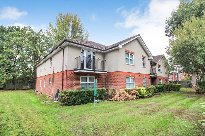 2 Bedroom Flat For Sale In Vienna Court, Farnborough, Farnborough, GU14