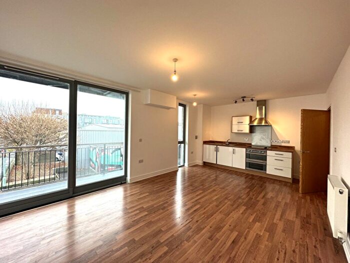 2 Bedroom Flat To Rent In Brittany Street, Millbay, Plymouth, PL1