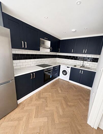 2 Bedroom Property To Rent In High Street, Hampton Hill, Hampton, TW12