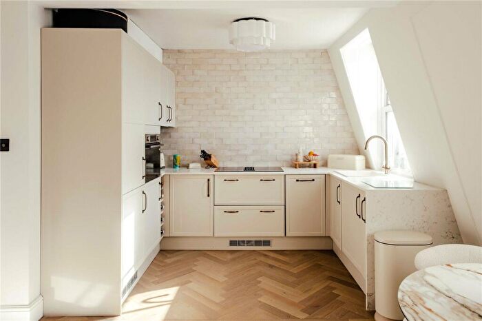 1 Bedroom Apartment For Sale In Westgate Terrace, Earls Court, SW10