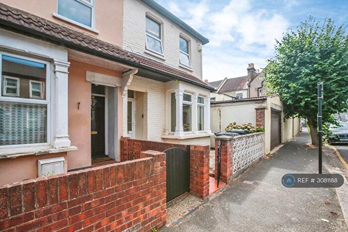 3 Bedroom End Of Terrace House To Rent In Lancing Road, Croydon, CR0
