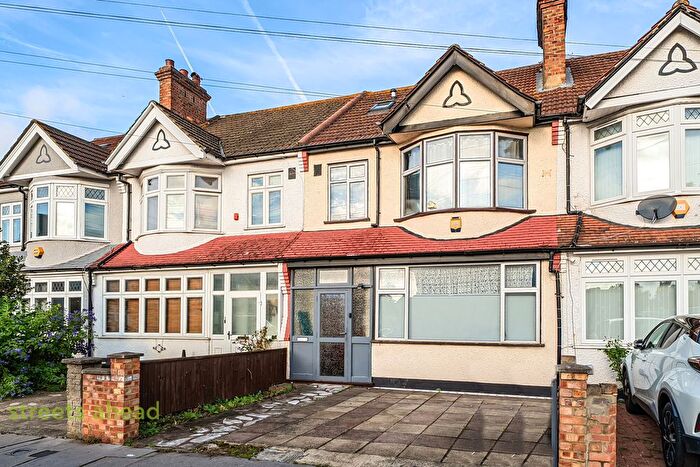 4 Bedroom Terraced House For Sale In Limpsfield Avenue, Thornton Heath, CR7