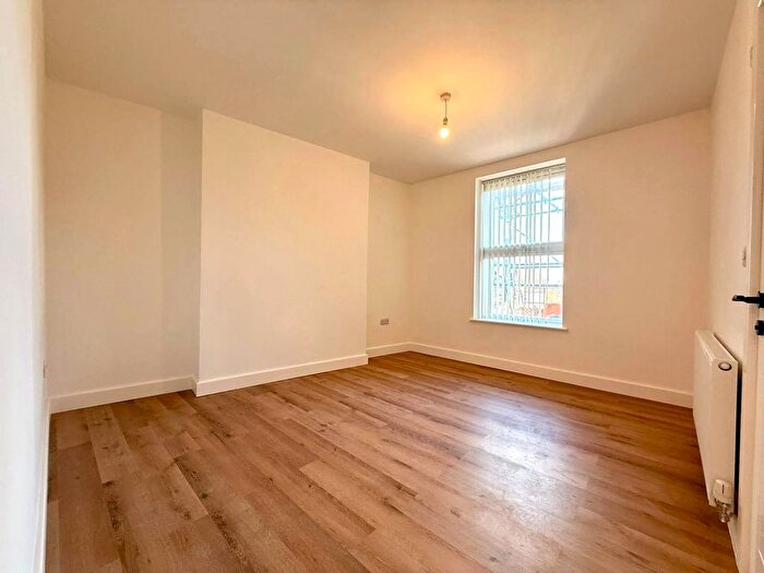 1 Bedroom Flat To Rent In Woodchurch Road, Birkenhead, Merseyside, CH42