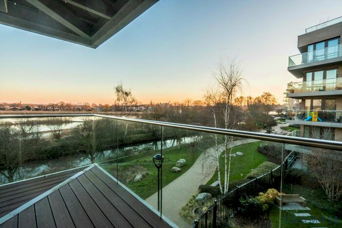 3 Bedroom Flat For Sale In Rivulet Apartments, Woodberry Down, London, N4