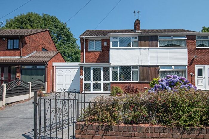 3 Bedroom Semi-Detached House For Sale In Victoria Road, Tipton, DY4