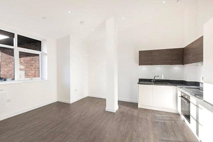 2 Bedroom Flat To Rent In Knoll Road, Camberley, GU15