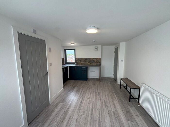 Studio To Rent In Avondale Road, Luton, Bedfordshire, LU1