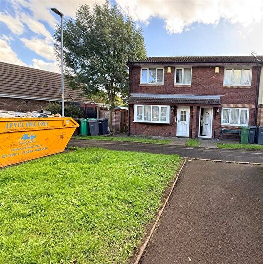 3 Bedroom Semi-Detached House For Sale In Addison Close, Manchester, M13