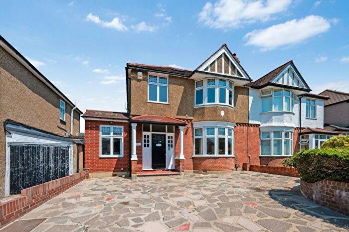 4 Bedroom Semi-Detached House For Sale In Coniston Road, Bromley, BR1