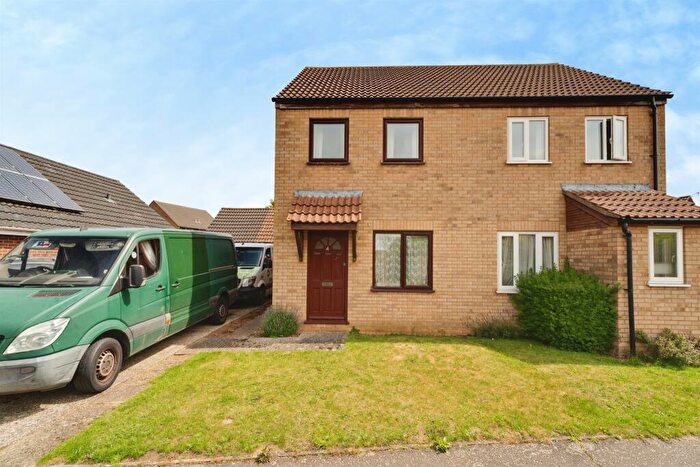 2 Bedroom Semi-Detached House For Sale In High View Drive, Attleborough, NR17