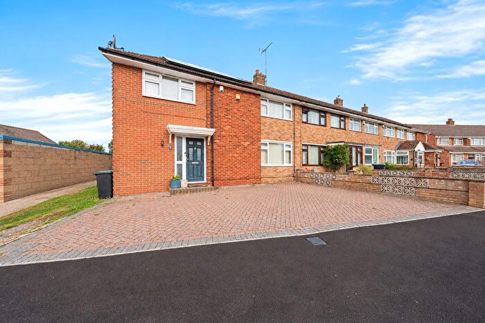 3 Bedroom Semi-Detached House For Sale In Frobisher Way, Gravesend, Kent, DA12