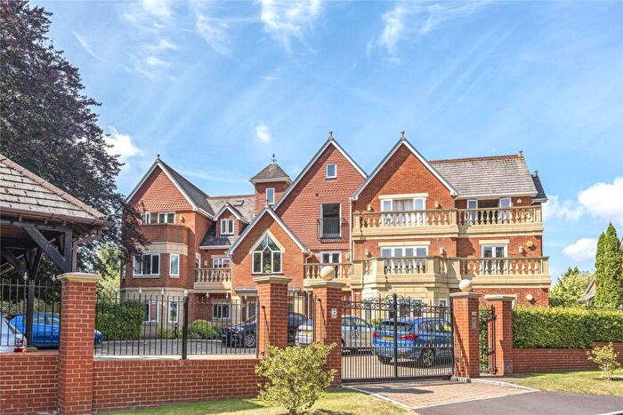 2 Bedroom Flat To Rent In Dellwood Park, Caversham, Reading, Berkshire, RG4