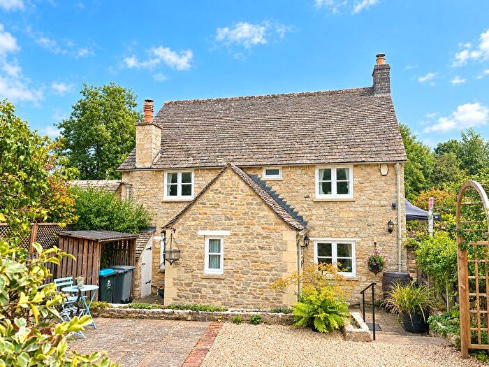 2 Bedroom Detached House For Sale In Burford, Oxfordshire, OX18
