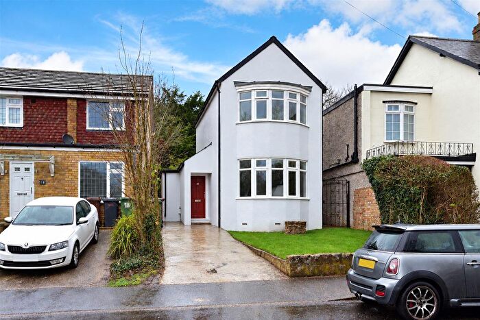 3 Bedroom Detached House To Rent In Quakers Lane, Potters Bar, Herts, EN6
